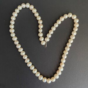 Elegant Cream Pearl Necklace
